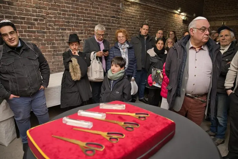 Ribbon cutting ceremony at completed mikvah